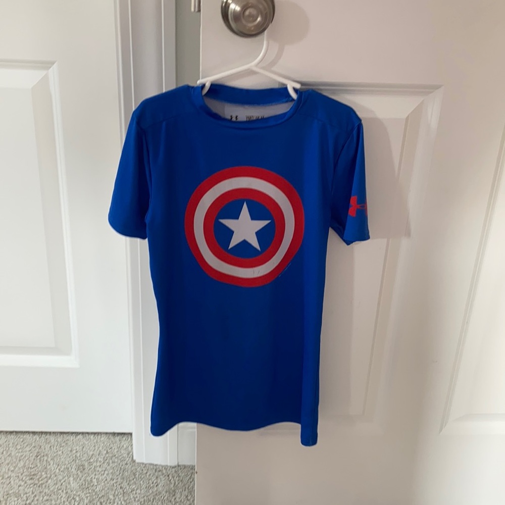 Under Armor Captain America Boys Shirt Size Medium